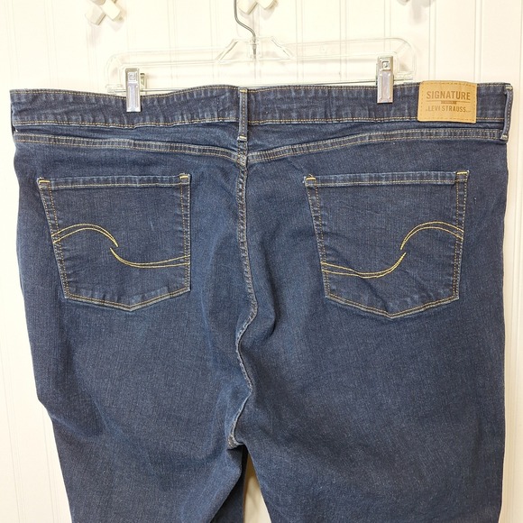 Signature Gold By Levi Strauss Womens Mid Rise Bootcut Size 28M Dark Wash Denim - Picture 4 of 9